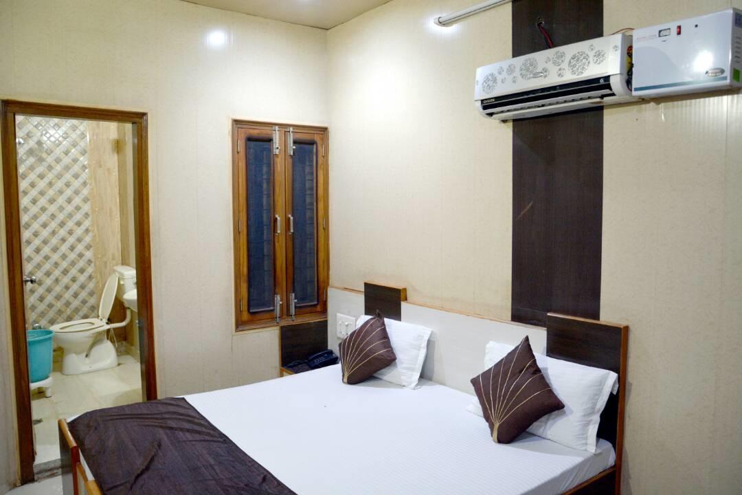 Malik Residency Hotel Hisar Exterior photo