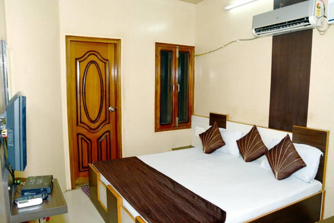 Malik Residency Hotel Hisar Exterior photo