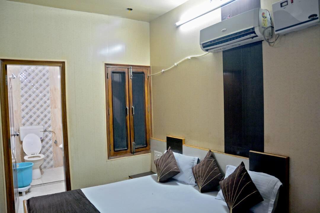 Malik Residency Hotel Hisar Exterior photo