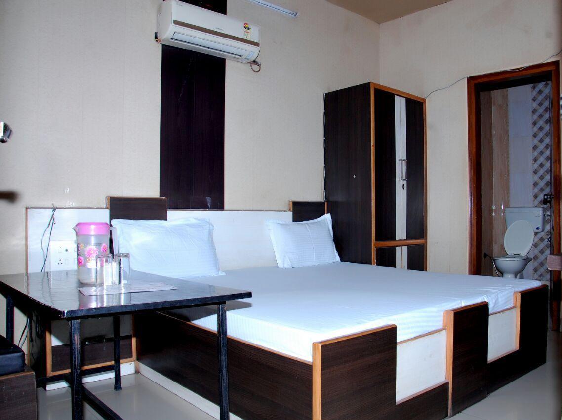 Malik Residency Hotel Hisar Exterior photo