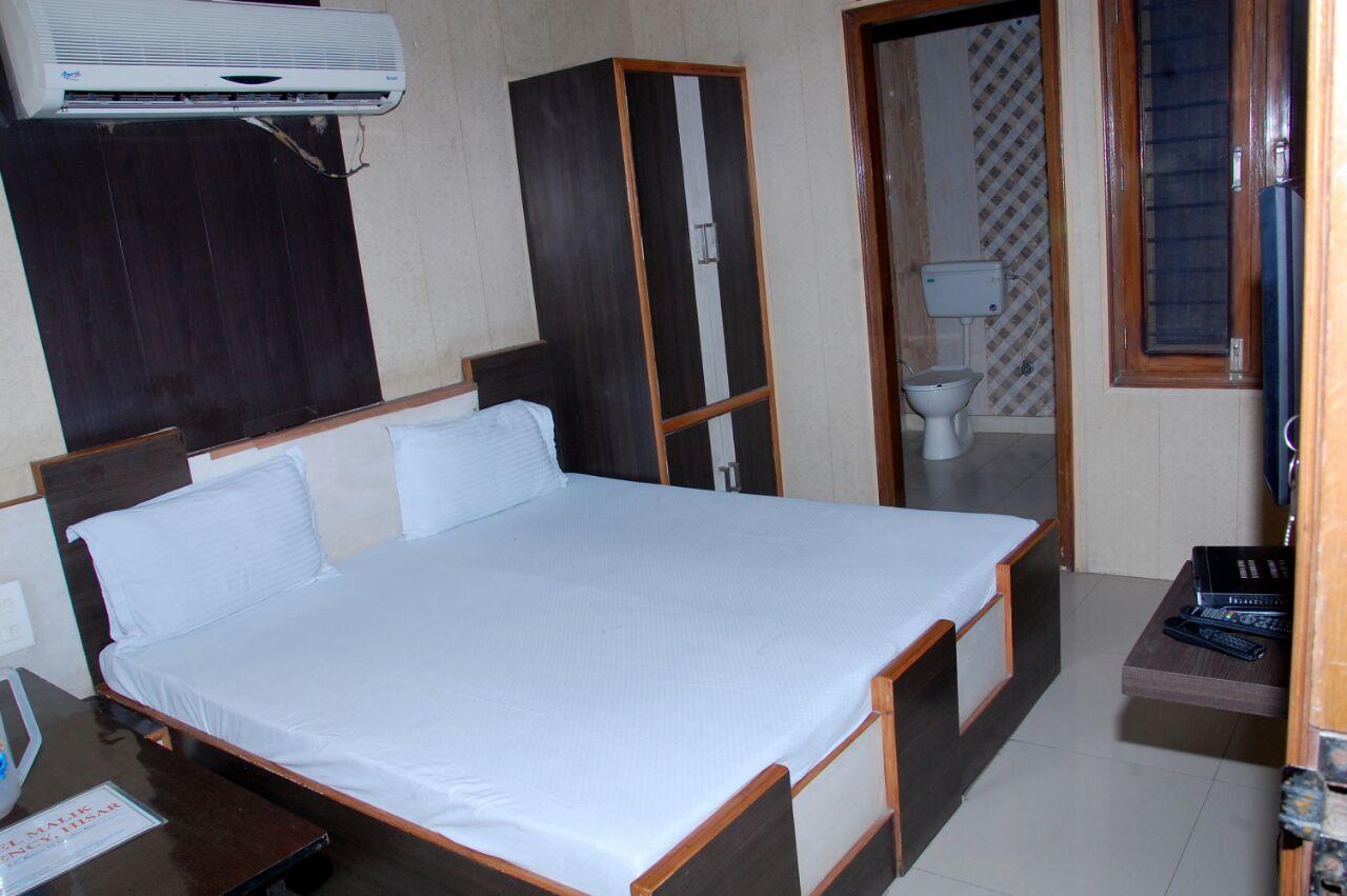 Malik Residency Hotel Hisar Exterior photo